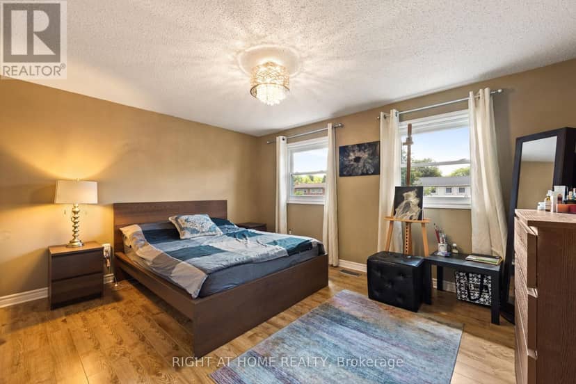 262 Yorkshire Drive — photo 17 of 28