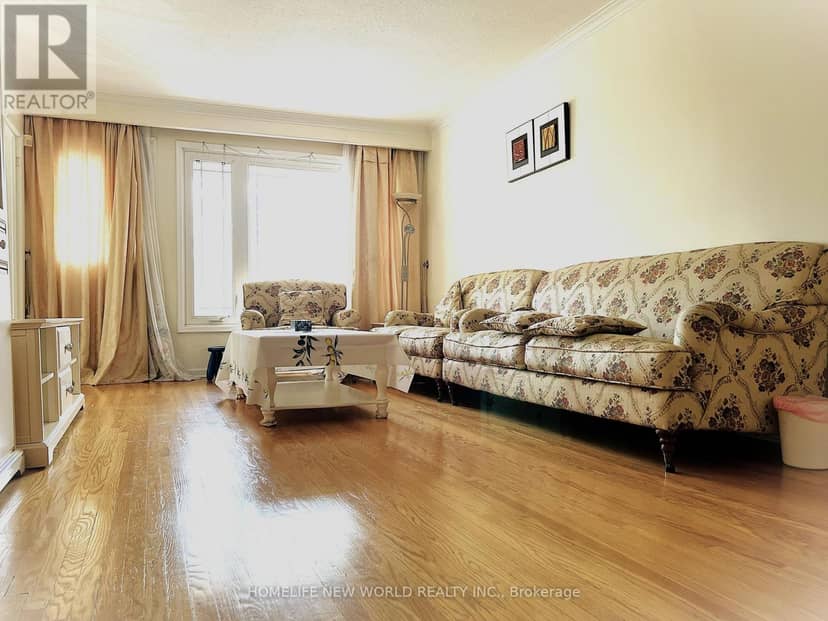 28 Greyhound Drive, Toronto, photo 2