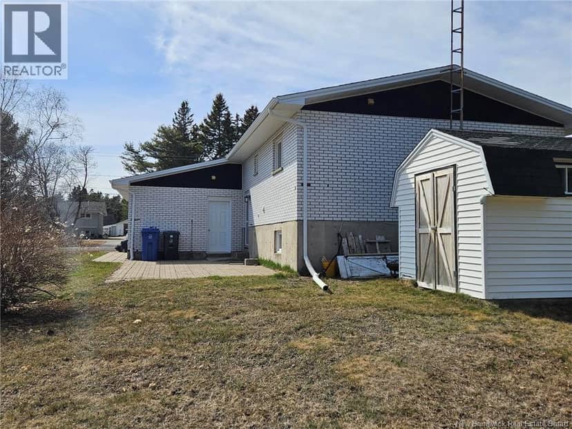 4330 Rue Beauregard — photo 11 of 40