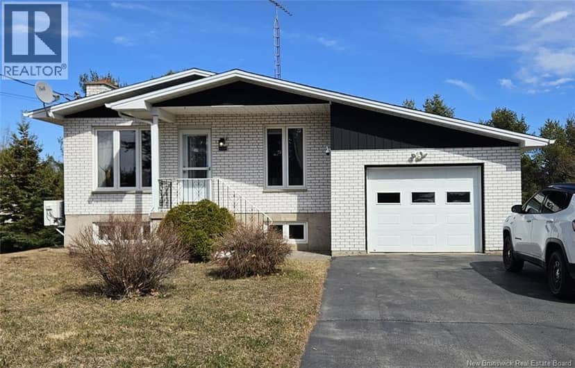 4330 Rue Beauregard — photo 1 of 40