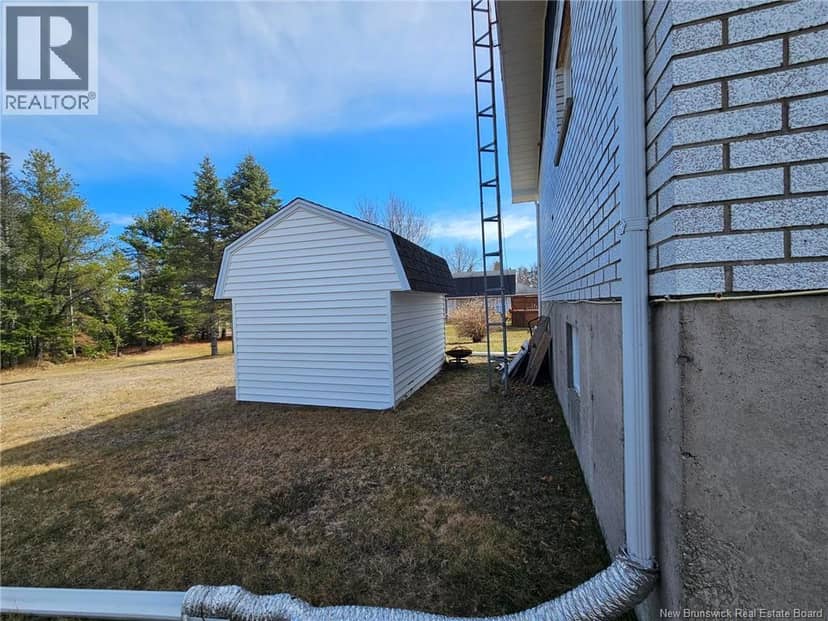 4330 Rue Beauregard — photo 16 of 40