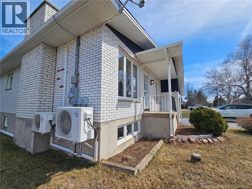 4330 Rue Beauregard — photo 3 of 40