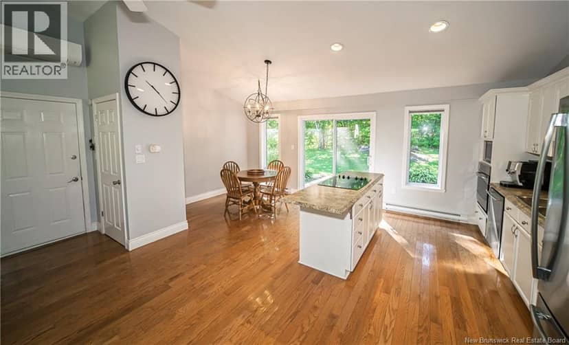 122 Fawn Crescent — photo 7 of 40
