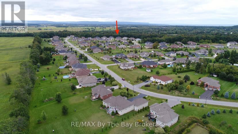 10 Basswood Drive, Wasaga Beach, photo 2