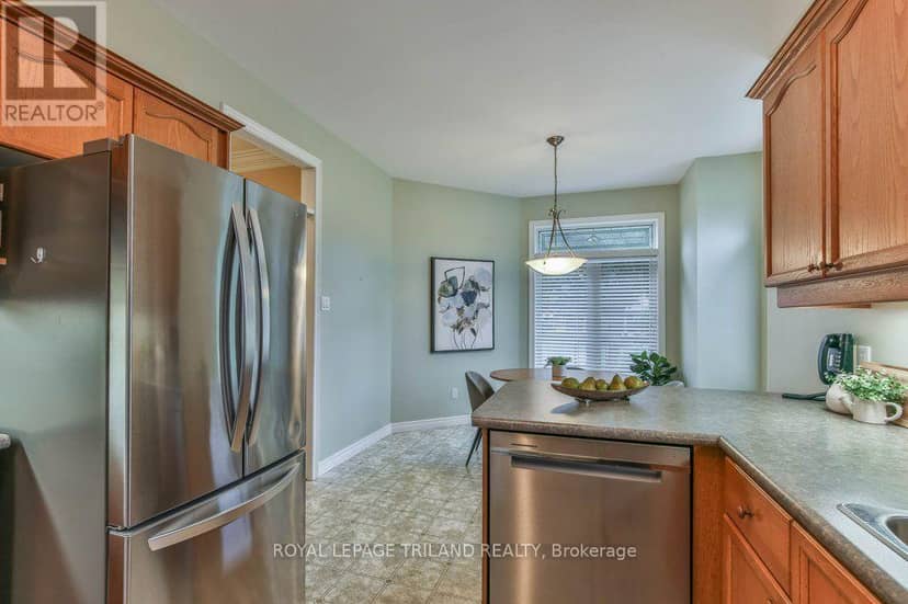 42 - 44 Edgevalley Road — photo 13 of 40