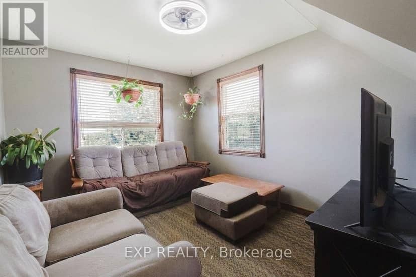9819 Onieda Road — photo 15 of 38