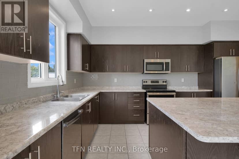 24 Don Hadden Crescent — photo 17 of 40