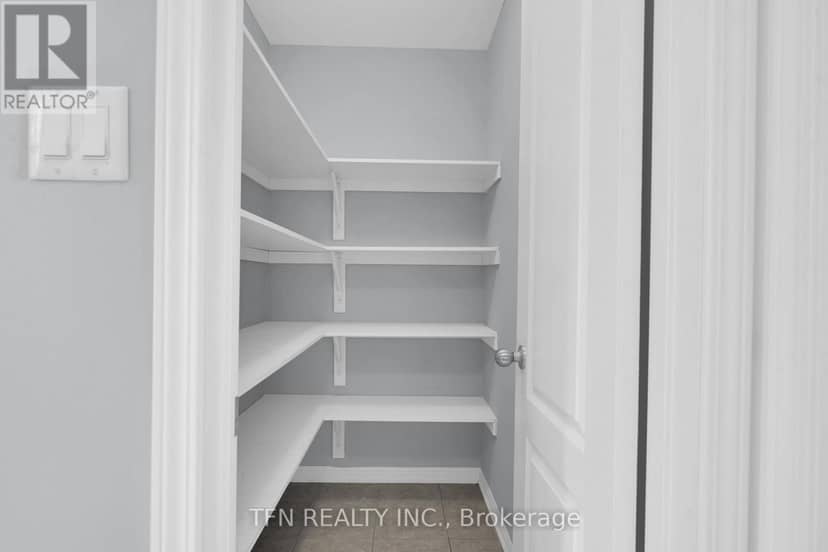 24 Don Hadden Crescent — photo 20 of 40