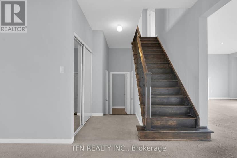 24 Don Hadden Crescent — photo 21 of 40