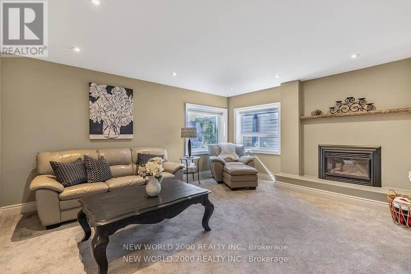 245 Lakeland Crescent — photo 18 of 35