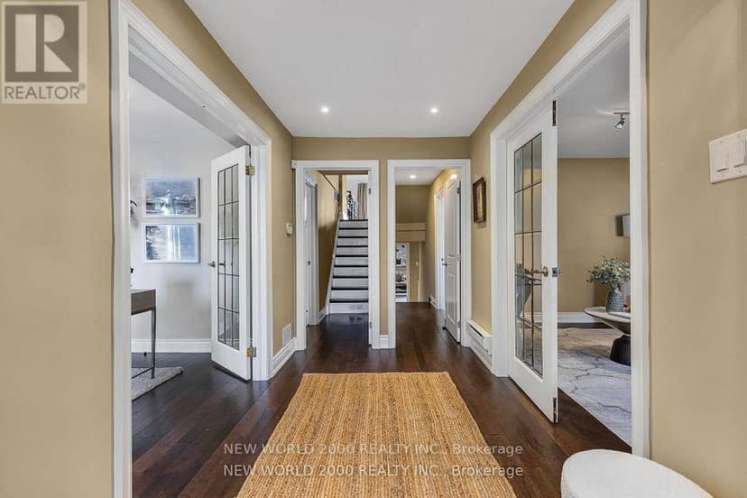 245 Lakeland Crescent, Richmond Hill, photo 2