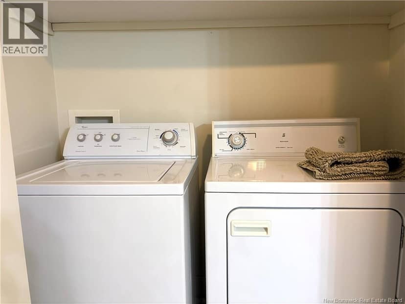 44 Brown Boulevard Unit# 2B — photo 17 of 19