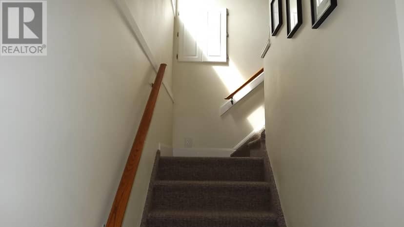 156 Hillside DR S — photo 15 of 37
