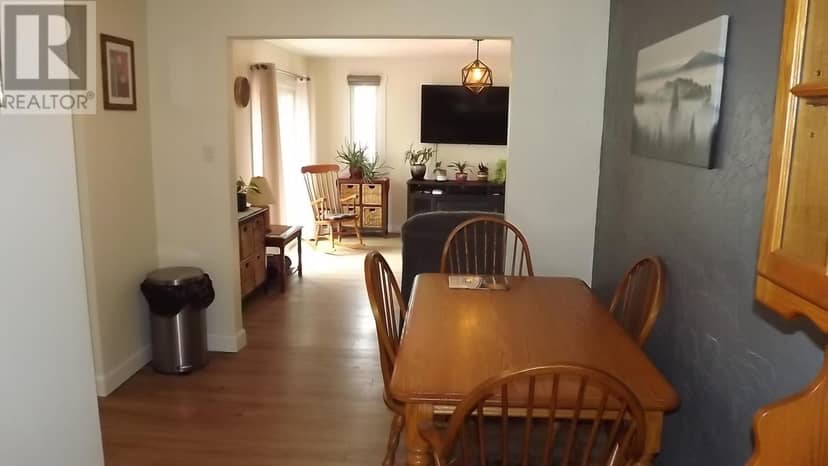 156 Hillside DR S — photo 10 of 37