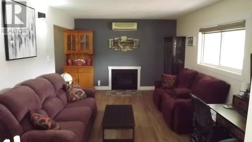 156 Hillside DR S — photo 8 of 37