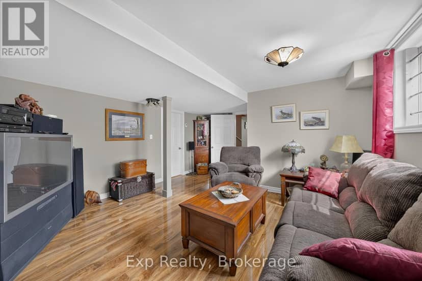 59 Avondale Road — photo 22 of 27