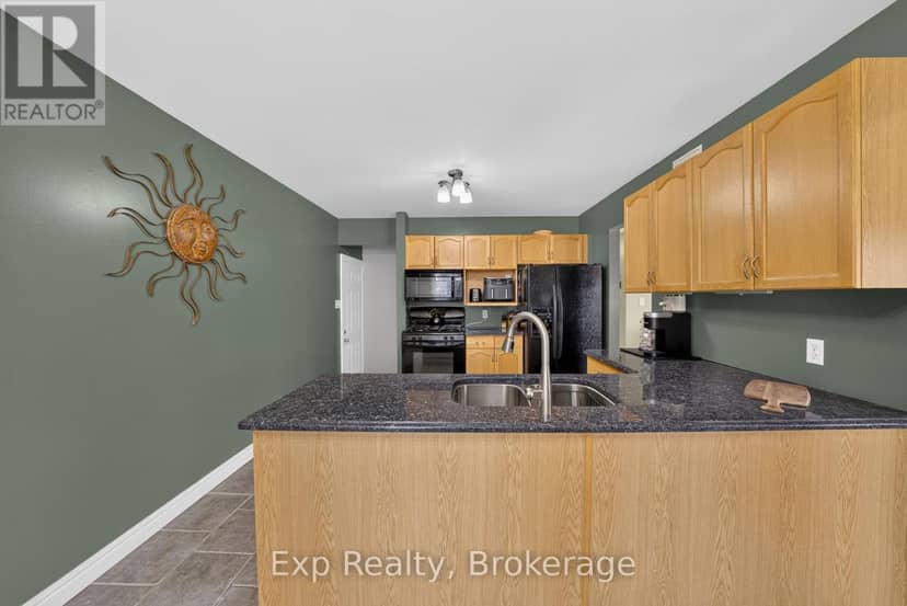 59 Avondale Road — photo 7 of 27