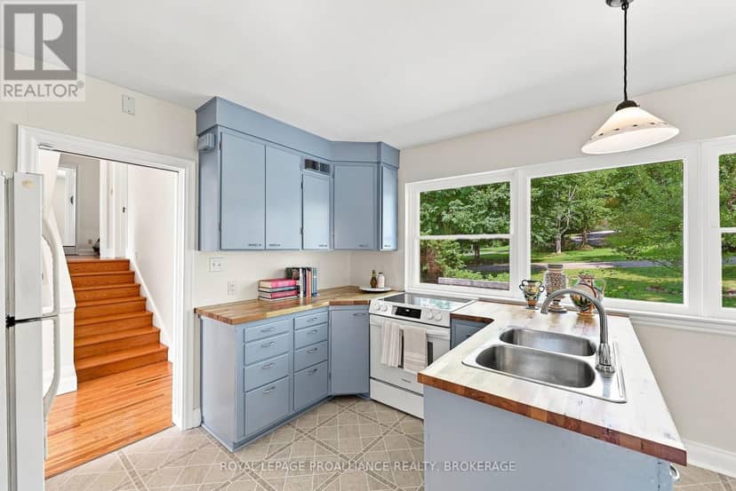 6 Grenville Crescent — photo 19 of 40