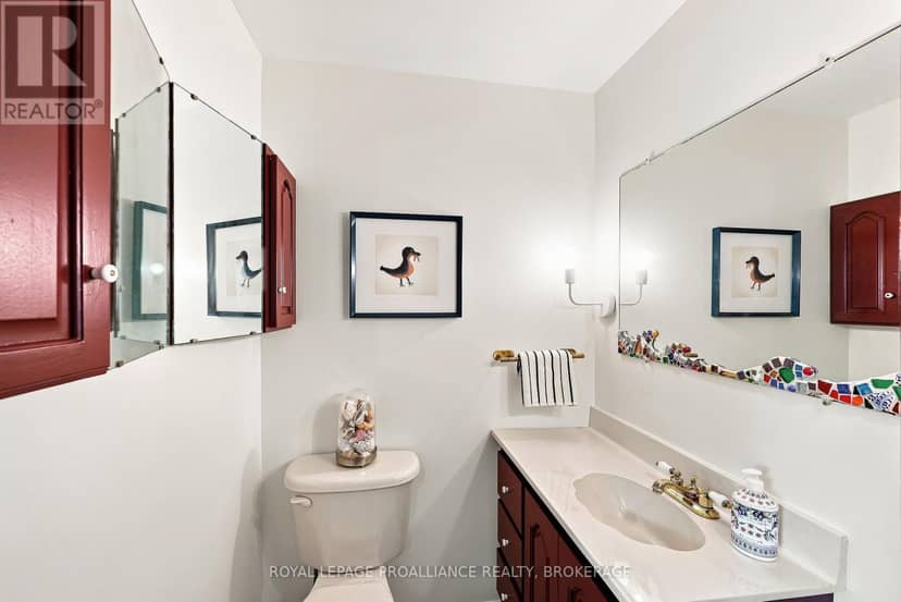 6 Grenville Crescent — photo 27 of 40