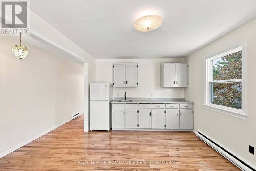6 Grenville Crescent — photo 32 of 40