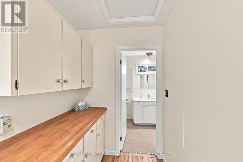 6 Grenville Crescent — photo 33 of 40