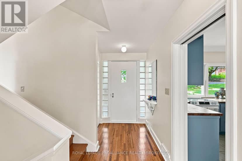 6 Grenville Crescent — photo 6 of 40