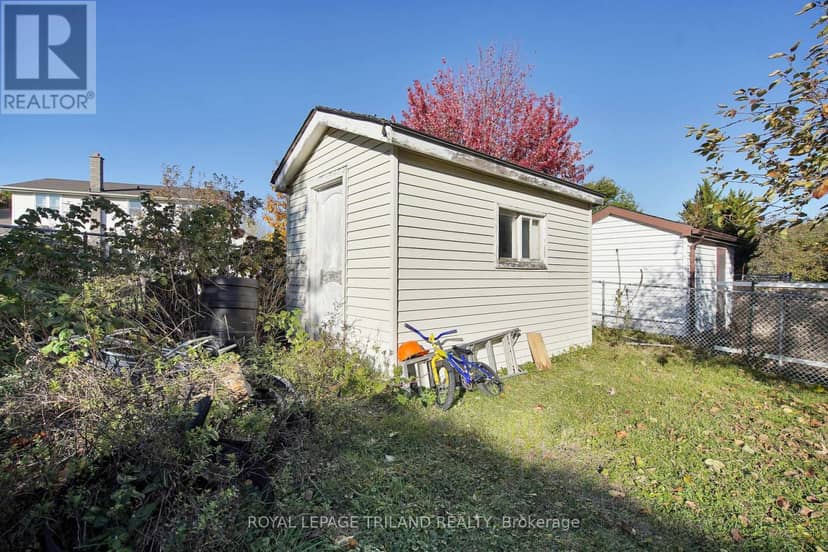 42 Applegreen Grove — photo 31 of 34