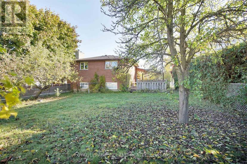 42 Applegreen Grove — photo 32 of 34