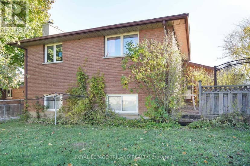 42 Applegreen Grove — photo 33 of 34