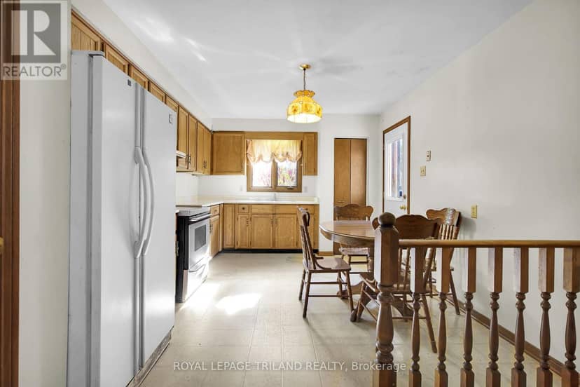 42 Applegreen Grove — photo 7 of 34