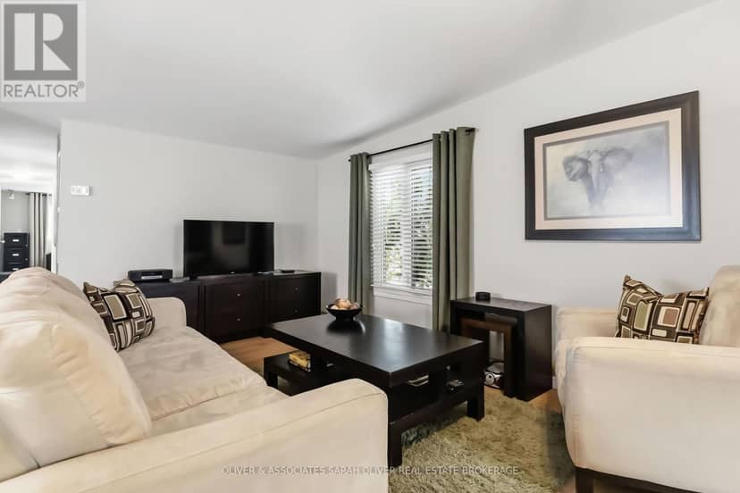 96 - 198 Springbank Drive, London South, photo 8