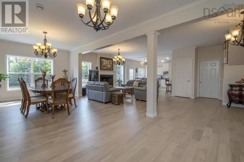 31 Grebe Avenue — photo 6 of 40