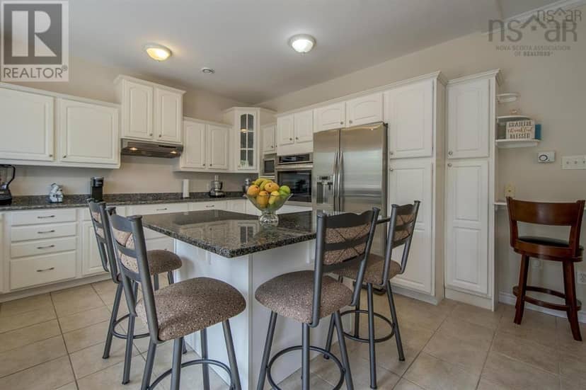 31 Grebe Avenue — photo 15 of 40