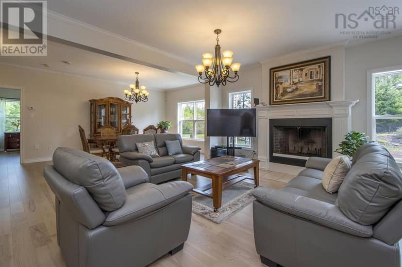 31 Grebe Avenue — photo 11 of 40