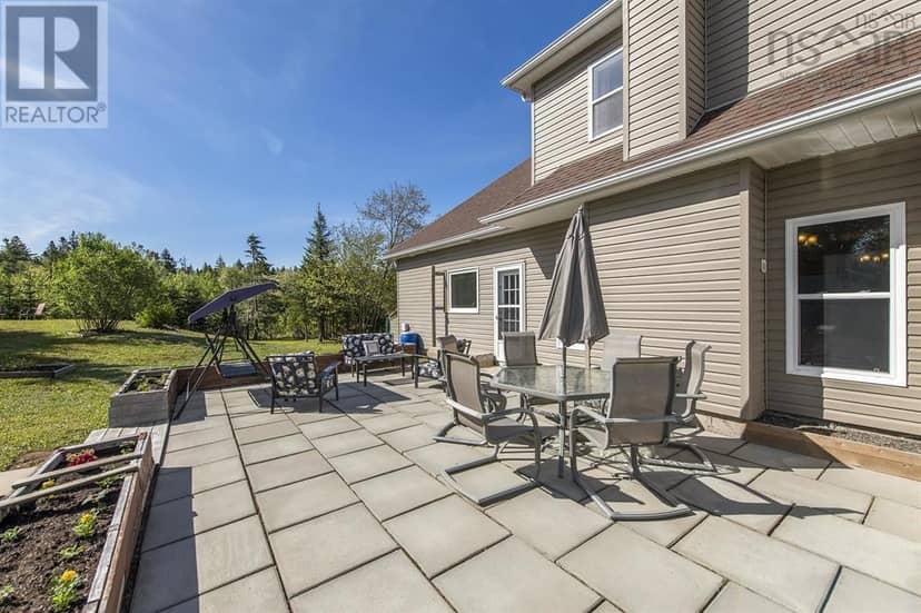 31 Grebe Avenue — photo 2 of 40
