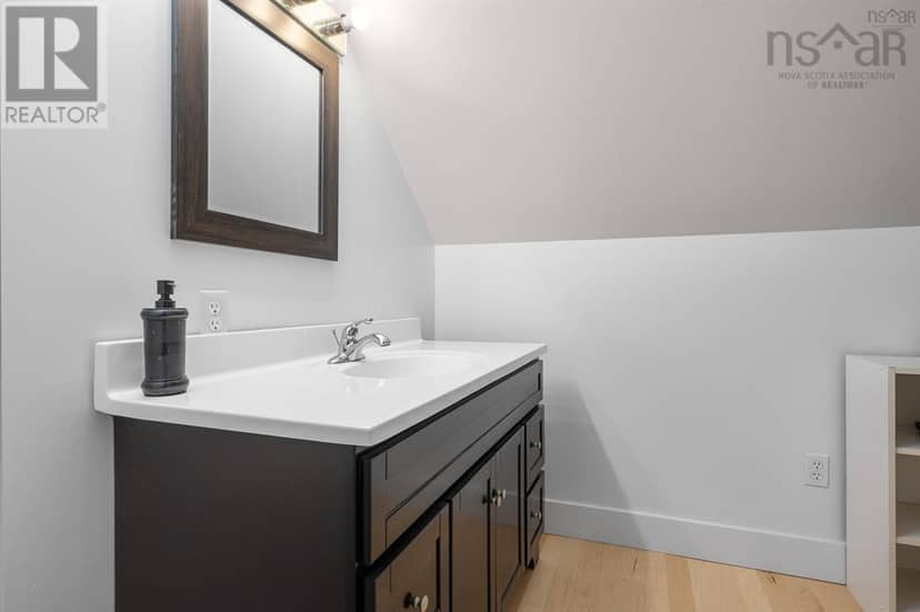 31 Grebe Avenue — photo 36 of 40
