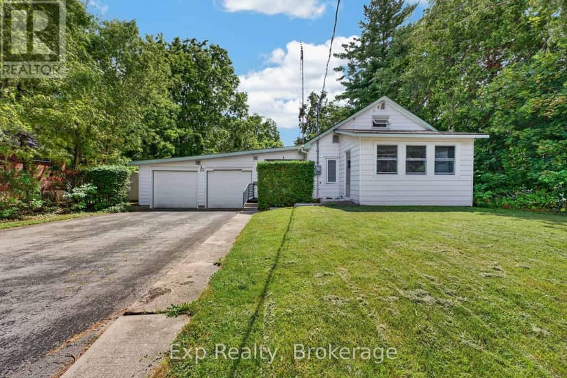 43 Paul Street, Prince Edward County, photo 2