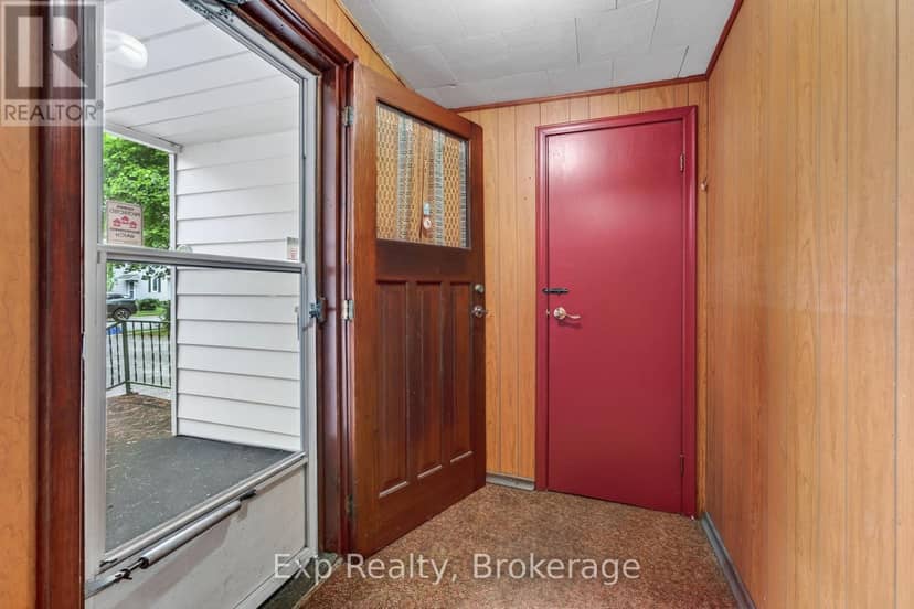 43 Paul Street, Prince Edward County, photo 5