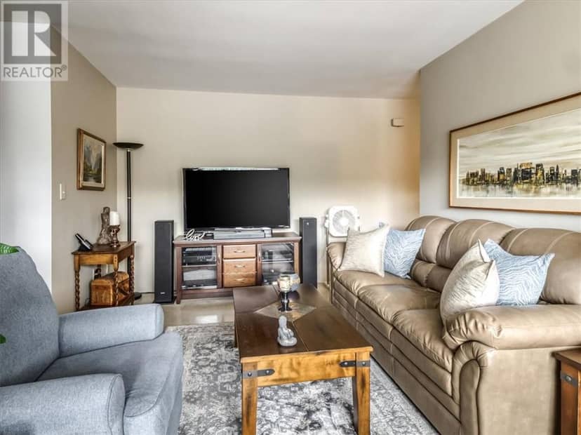 1492 Regent Street — photo 13 of 40