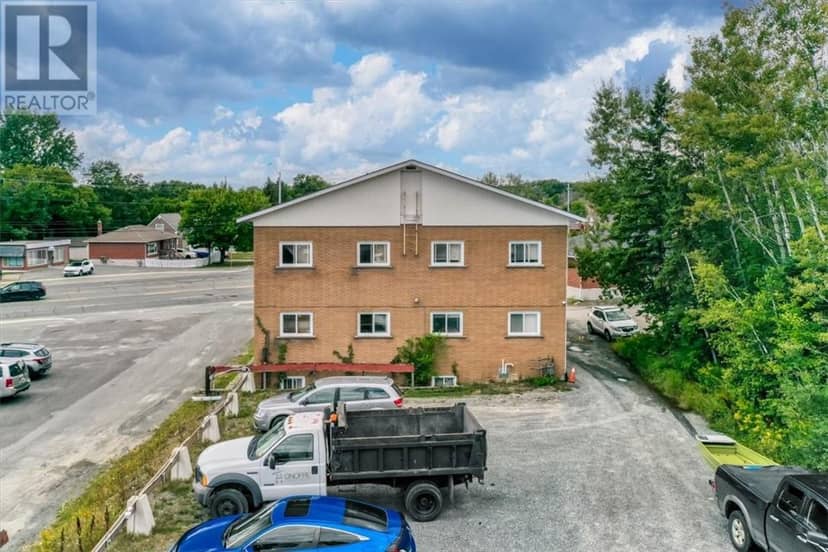 1492 Regent Street, Greater Sudbury, photo 4