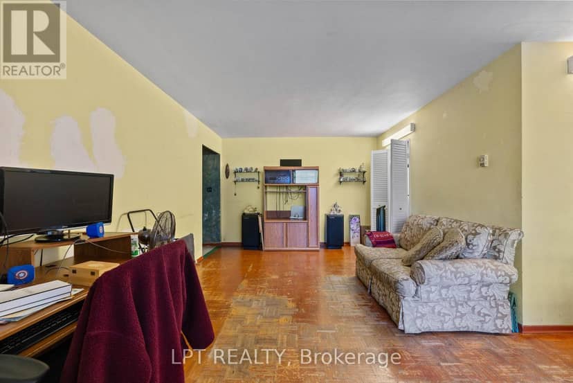 2811 - 5 Massey Square — photo 11 of 40