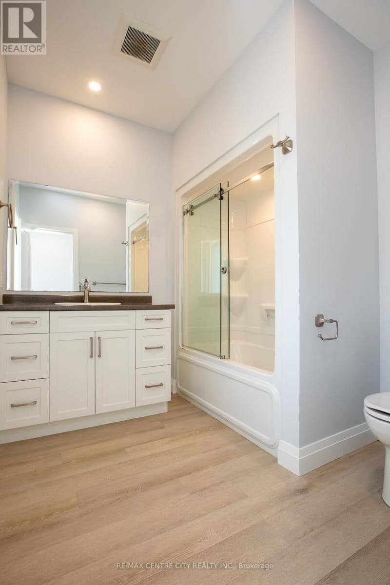 21 - 275 James Street — photo 18 of 27