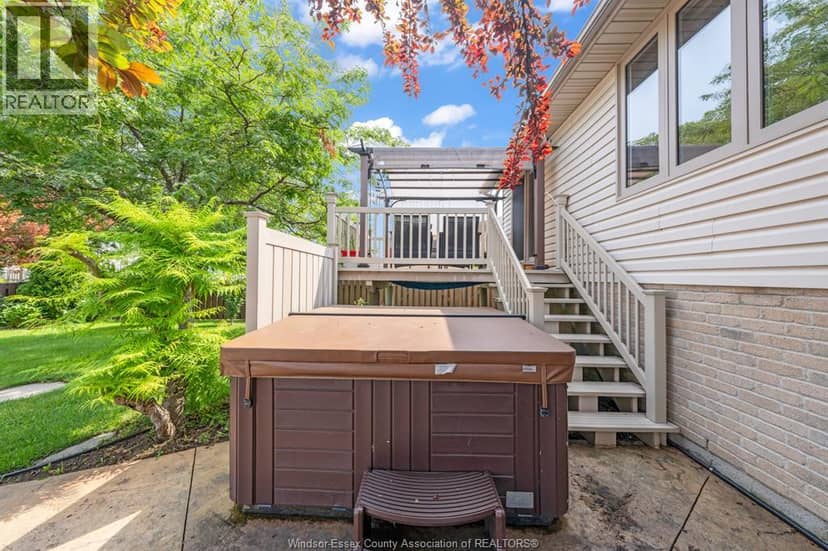 68 Wakefield AVENUE — photo 39 of 40