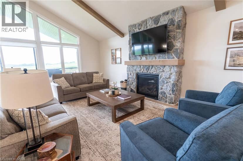 22 HUDSON Drive — photo 11 of 40