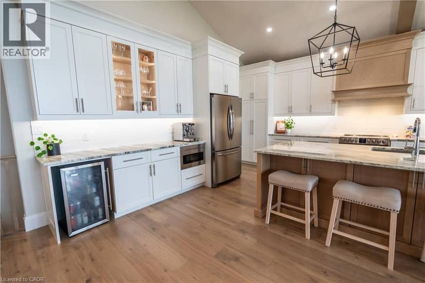 22 HUDSON Drive — photo 16 of 40