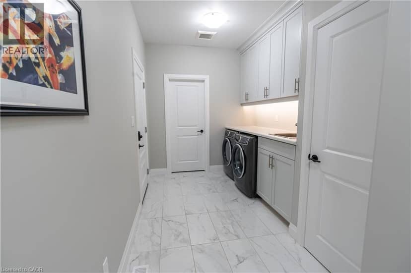 22 HUDSON Drive — photo 32 of 40
