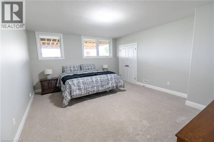 22 HUDSON Drive — photo 38 of 40