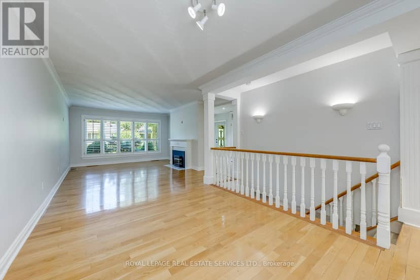 1602 Lincolnshire Boulevard — photo 10 of 40