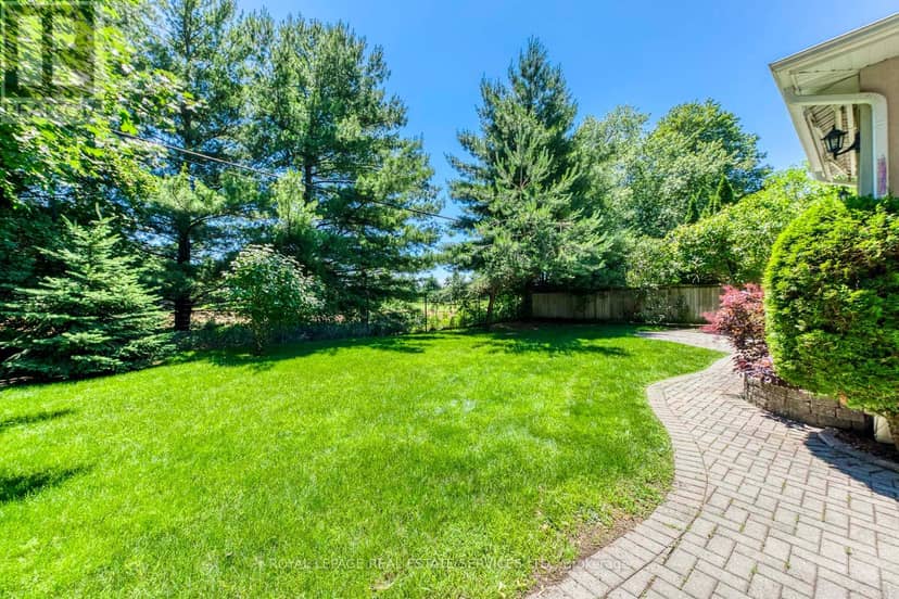 1602 Lincolnshire Boulevard — photo 37 of 40