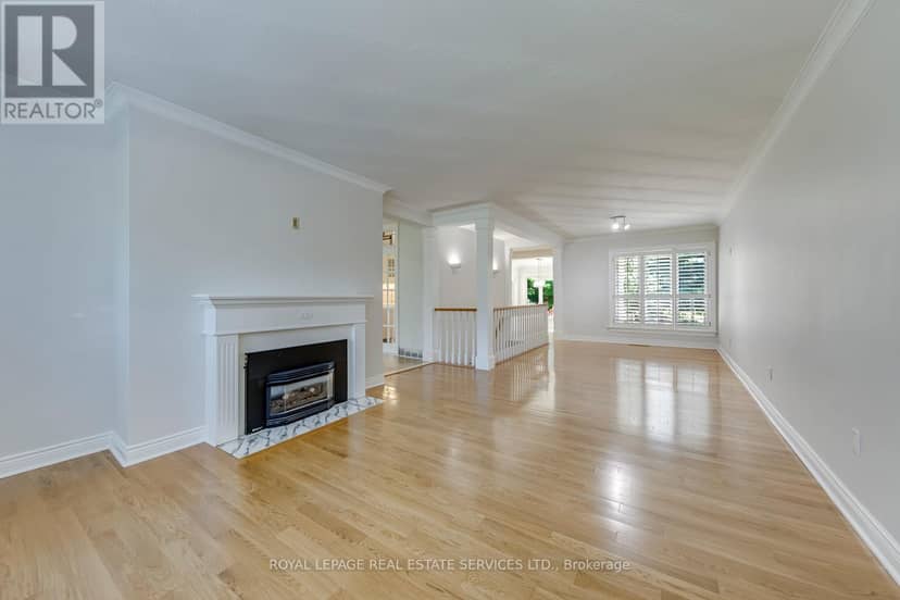 1602 Lincolnshire Boulevard — photo 8 of 40